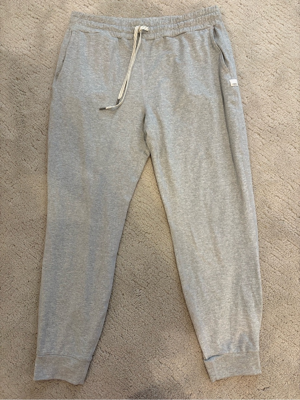 Vuori gray joggers medium Sweatpants Casual Everyday Comfort Short Flaw
